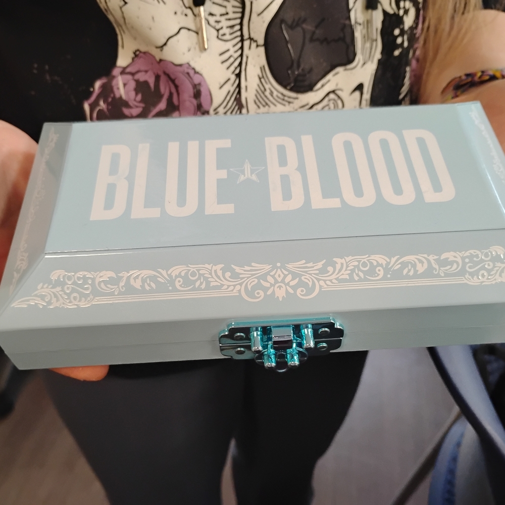 Blue Blood Eyeshadow Palette